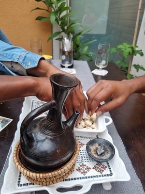 Selbstgerösteter Kaffee mit Popcorn & Weihrauch at Addis Abeba in Trier