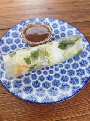 Vegetable summer roll with peanut dip at Viet Soup in Vienna