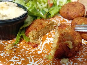 A closer look at Sokaki Café Falafel meal - hummus, side salad - pitta bread and "German style" Rye bread at Sokaki Cafe in Nafplion