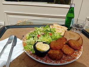 Sokaki Café Falafel meal - hummus, side salad - pitta bread and "German style" Rye bread at Sokaki Cafe in Nafplion