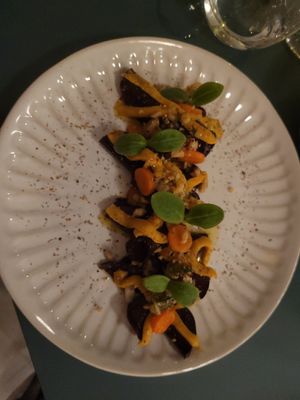 Carrot and beetroot starter at HEBE  in Paris