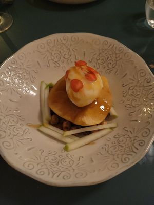 Apple and granola dessert at HEBE  in Paris