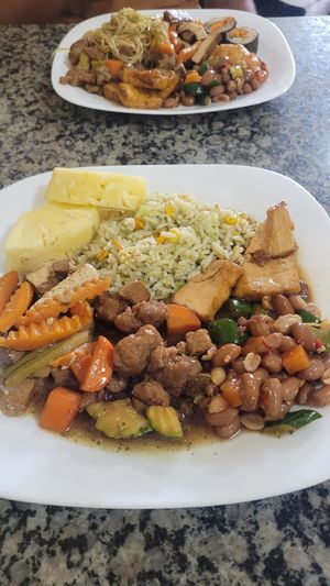 Mixed Plate, Tofu, Soymeat, Penutsalad at Cheiro Verde in Foz Do Iguacu
