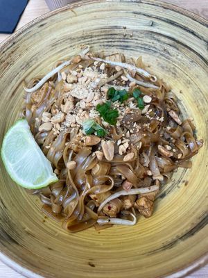 Pad Thai with tofu at Pitaya in Cannes