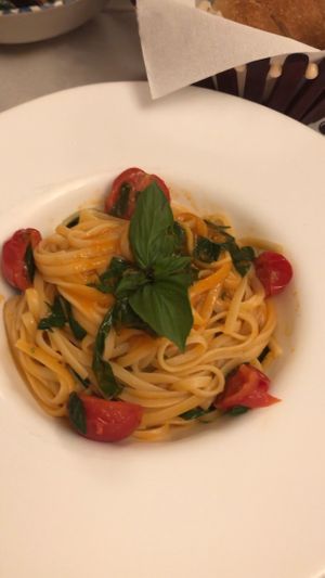 Pasta pomodori made vegan at Restorant 4 Stinet in Vlore