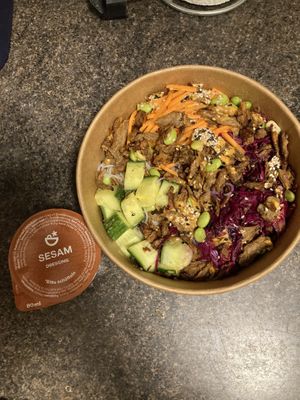 vegan duck Bowl   at Pottsalat in Frankfurt