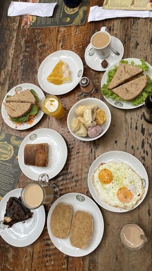 Are with some non.vegan friends. But u can see the two vegan san witches and a lovely coconut cake with mangoe sauce  at Padaria Integrale in Ubatuba