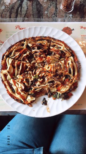 Vegan pizza - red sauce, basil, mushrooms, spinach vegan cheese garlic  at Savor in Norwalk