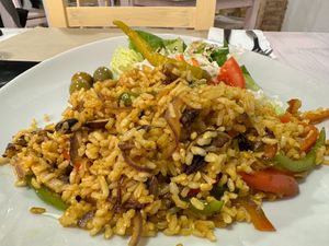 Arroz salteado con verduras, setas y curry suave at SAÓ in Elche