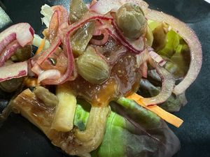 Berenjena asada con higos y vinagreta de alcaparras at SAÓ in Elche