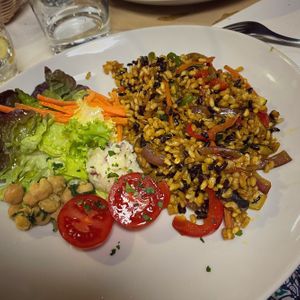Vegetable Curry rice, very light and still tasty. at SAÓ in Elche