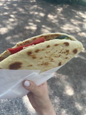 Piadina al kamut con hummus e verdure grigliate  at Il Chioschetto in Ravenna