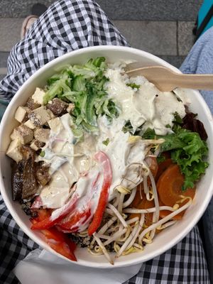 Asian bowl at Natoo   in Prague