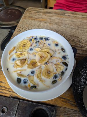 Granola: 4/5 at A Little Lost in Munich