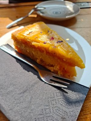 Passion fruit cake at A Little Lost in Munich