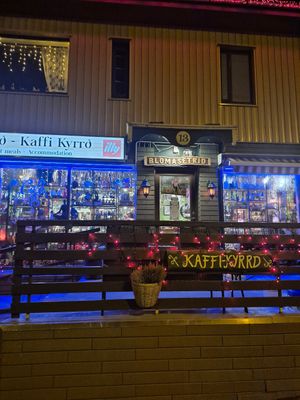Outside at Blómasetrið - Kaffi Kyrrð in Borgarnes