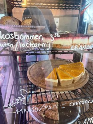 Vegan mango-cheesecake 🥭   at T Lokaal in West-terschelling