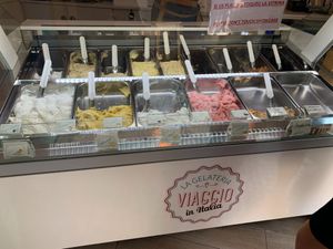 Ice Cream Flavors (not all vegan) at Viaggio in Italia La Gelateria in Barcelona