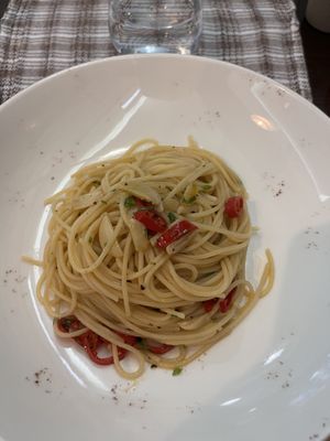 Spaghetti aglio olio  at Pasta te Zenga in Shkoder