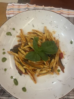 pasta with tomato sauce and olives oil  at Pasta te Zenga in Shkoder