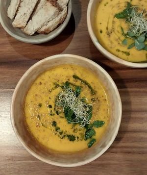 CREMA DE ZANAHORIA Y COCO at Aguacate Veggie Bar in Oaxaca