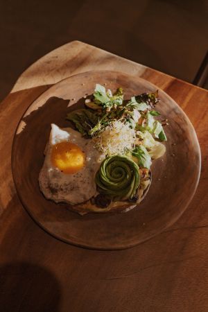 Toast de Aguacate y Huevo at Aguacate Veggie Bar in Oaxaca