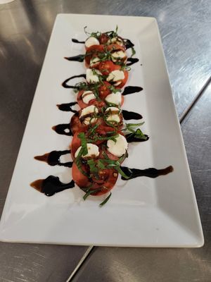 Vegetarian caprese salad at Drop Bear Brewery in Eugene