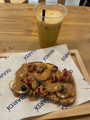 100% Peanut and freshly-made juice  at GIARDÍ  in Milan
