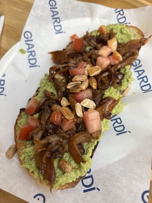 No avo toasy  at GIARDÍ  in Milan