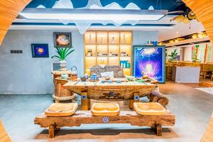 Interior at San Gu Mao Lu - 三顾茅庐纯素生食餐厅 in Guangzhou