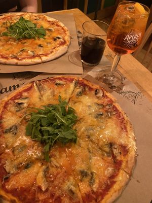 Vegan truffle oil mushroom pizza 🩵  at Pizzeria MamaRosa in Kos