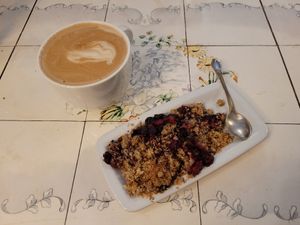 Berry crumble and oat latte at Latteria in Gothenburg