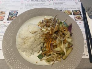 Légumes frais emincés de champignons, bambous, sojas, courgettes, tofus....   at Vietnam Cooking in Mulhouse