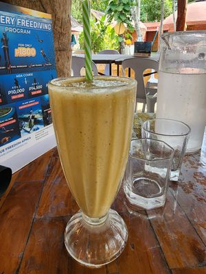 Tropical smoothie at Vedge Bohol in Panglao