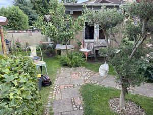 Verwunschener Garten zum draußen sitzen    at CAFÉ Seelchen in Luetow
