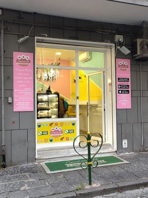 Storefront at Sweet and Fit Healthy Bakery Vomero in Naples