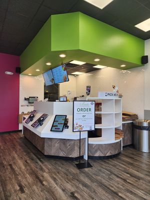 Ordering at SoFresh in Kissimmee