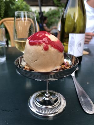 Sorbet peche   at Aux Bons Vivres in Yevre-la-ville