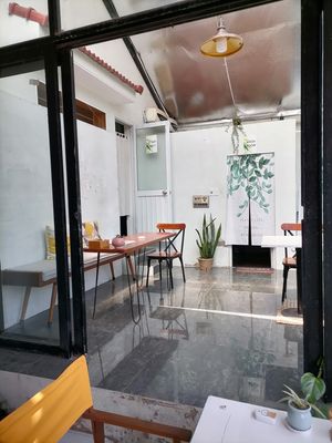 indoor seating at Easy Vegan in Hoi An