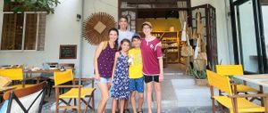 We had the pleasure of hosting a lovely family all the way from Quebec, Canada at our plant-based restaurant!❤️ 
plant-based, vegetarian, vegan , restaurant at Easy Vegan in Hoi An