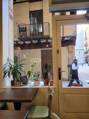 View of the outside... from the inside.... at Nonna's Brunch in Barcelona