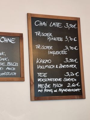 Tee at Hannahs Kreativcafé & Conceptstore in Trier