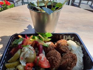 Falafel salad with hummus at Maoz in Nijmegen
