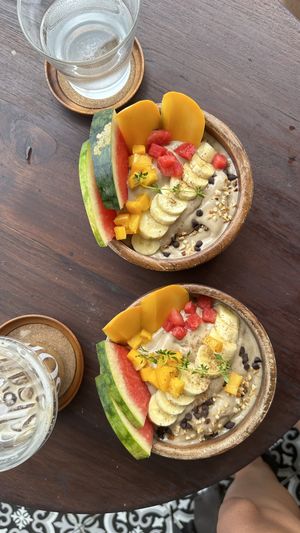 Smoothiebowl with the best mango 🥭   at Salt Surf in Khao Lak