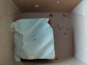 Vegan carrot cake at Himlen är blå som en apelsin in Uppsala