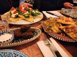 Pizza libanese, patate libanesi, hummus at Due Tradizioni - Cucina Libanese e Italiana in Milan