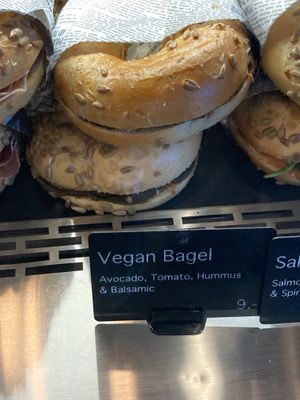 Vegan bagel at Boreal Coffee Shop - Stand in Geneva