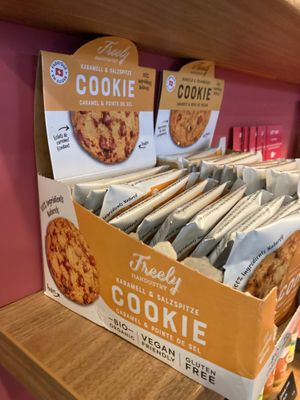 Vegan, organic & gluten free cookies at Boreal Coffee Shop - Stand in Geneva