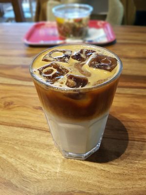 Ice cold brew oat latte at Boreal Coffee Shop - Stand in Geneva