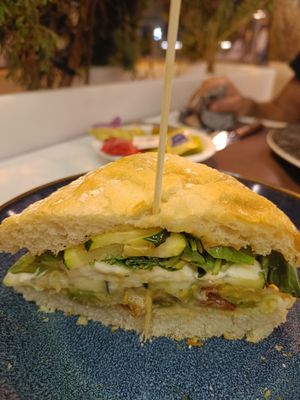 Sandwich vegetariano, con pan de chapata cristal (ya me había comido la otra mitad) at Hotel Sánchez in Ainsa